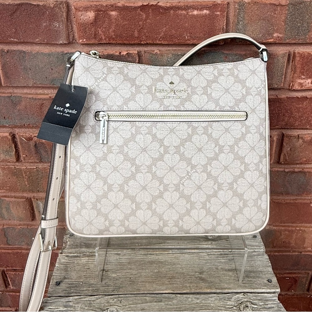 NEW Kate Spade Flower Large Swingpack Crossbody Purse Hand Bag Beige Logo Design